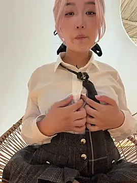 Snapshot of winter11 chatting on October 5, 1:59 am winter11 online show from October 5, 1:59 am