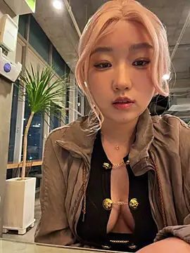 Snapshot of winter11 chatting on October 15, 9:31 am winter11 online show from October 15, 9:31 am