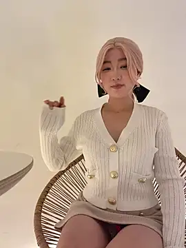 Snapshot of winter11 chatting on October 17, 9:56 am winter11 online show from October 17, 9:56 am