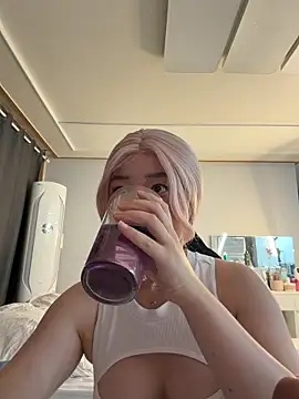 Snapshot of winter11 chatting on October 26, 2:56 pm winter11 online show from October 26, 2:56 pm