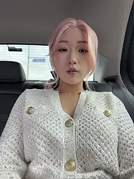 Snapshot of winter11 chatting on November 26, 2:23 am winter11 online show from November 26, 2:23 am