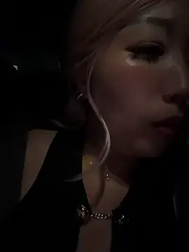 Snapshot of winter11 chatting on November 26, 3:35 pm winter11 online show from November 26, 3:35 pm