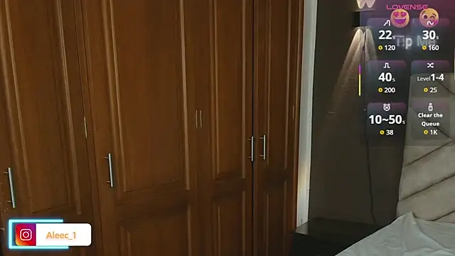 Aleecandrews online show from October 18, 7:25 pm