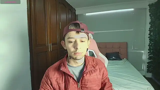 Aleecandrews online show from October 29, 7:04 pm