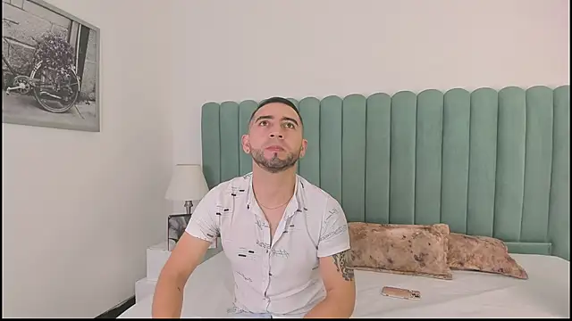 Snapshot of Lushian_ chatting on October 6, 2:47 pm Lushian online show from October 6, 2:47 pm