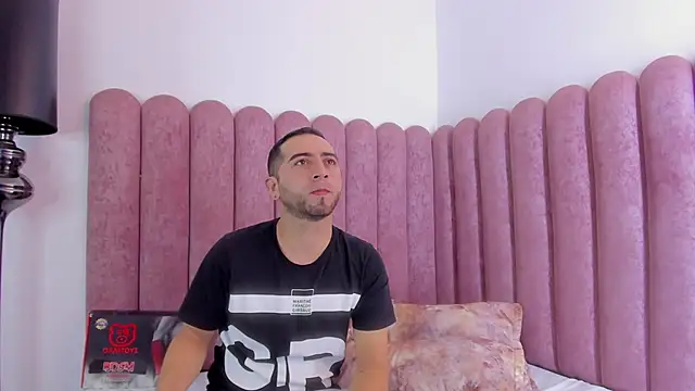 Snapshot of Lushian_ chatting on November 12, 2:39 pm Lushian online show from November 12, 2:39 pm