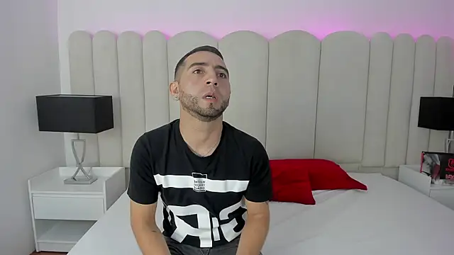 Snapshot of Lushian_ chatting on December 5, 2:36 pm Lushian online show from December 5, 2:36 pm