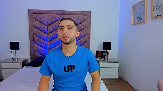 Snapshot of Lushian_ chatting on December 15, 2:43 pm Lushian online show from December 15, 2:43 pm