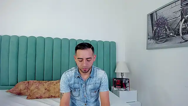 Snapshot of Lushian_ chatting on December 16, 2:00 pm Lushian online show from December 16, 2:00 pm