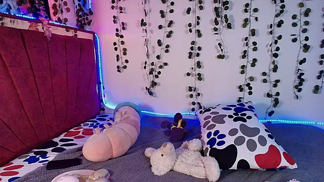 Snapshot of collins_Daph chatting on September 27, 3:06 pm collins Daph online show from September 27, 3:06 pm