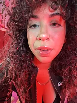 Snapshot of collins_Daph chatting on October 4, 5:33 pm collins Daph online show from October 4, 5:33 pm