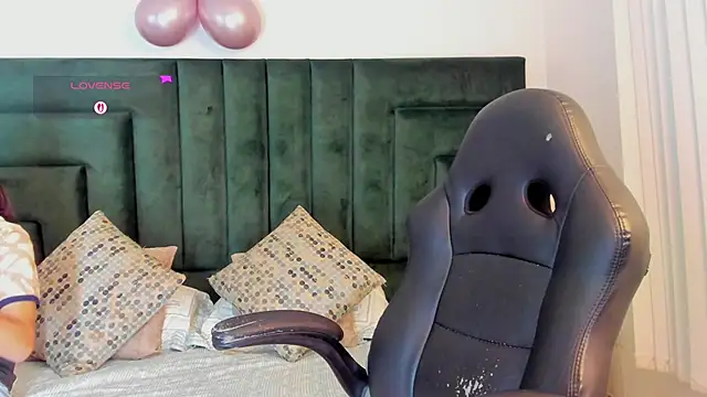 valerieMattson online show from December 15, 5:28 pm