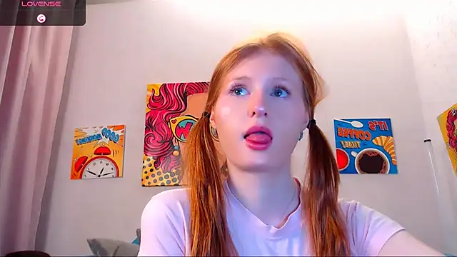 Snapshot of LuxXAngel chatting on November 2, 9:17 pm LuxXAngel online show from November 2, 9:17 pm