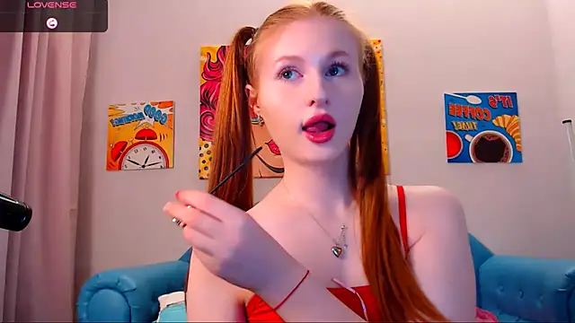 Snapshot of LuxXAngel chatting on November 7, 12:10 am LuxXAngel online show from November 7, 12:10 am