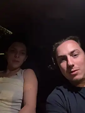 Snapshot of Airelle chatting on October 2, 10:06 pm Airelle online show from October 2, 10:06 pm