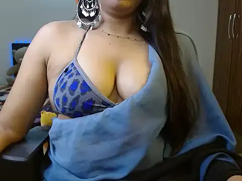 madison-kenzie online show from November 17, 7:52 pm