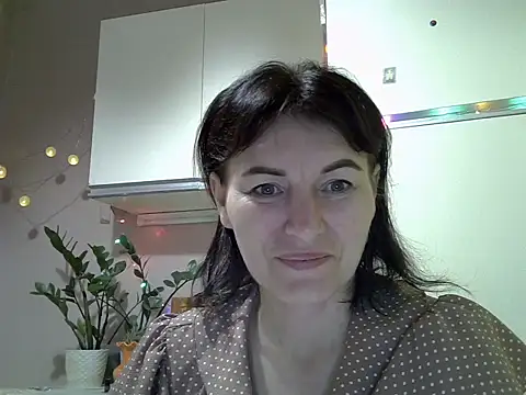 Krystal 82 online show from October 9, 7:45 pm