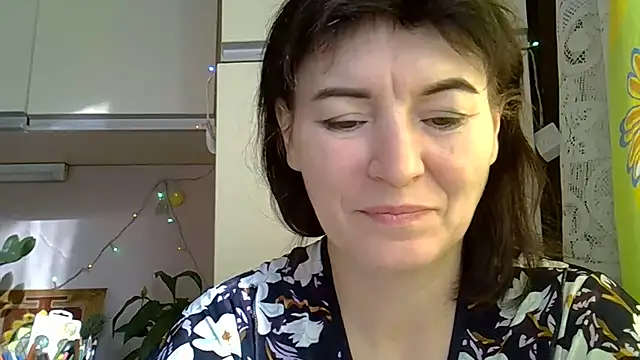 Krystal 82 online show from October 18, 8:48 am