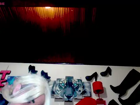 Snapshot of blondehot5v chatting on September 26, 11:58 am blondehot5v online show from September 26, 11:58 am