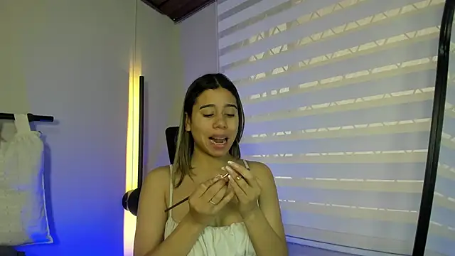 Rachell criss online show from September 18, 1:57 pm