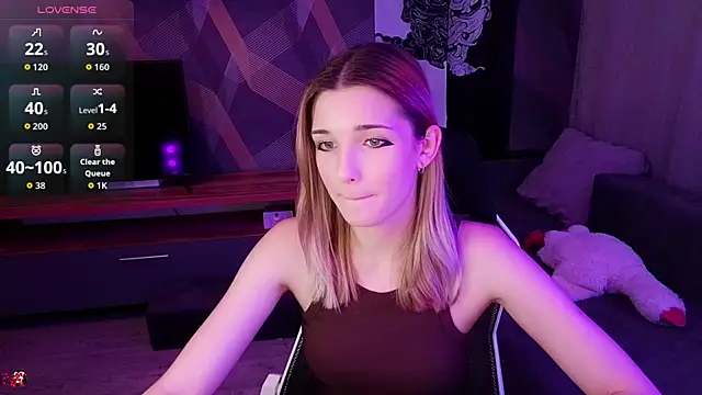 Snapshot of Sandy_Belle chatting on September 20, 6:31 pm Sandy Belle online show from September 20, 6:31 pm