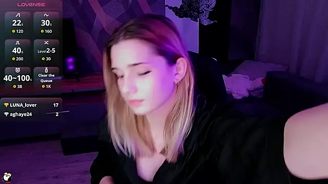 Snapshot of Sandy_Belle chatting on October 2, 6:15 pm Sandy Belle online show from October 2, 6:15 pm