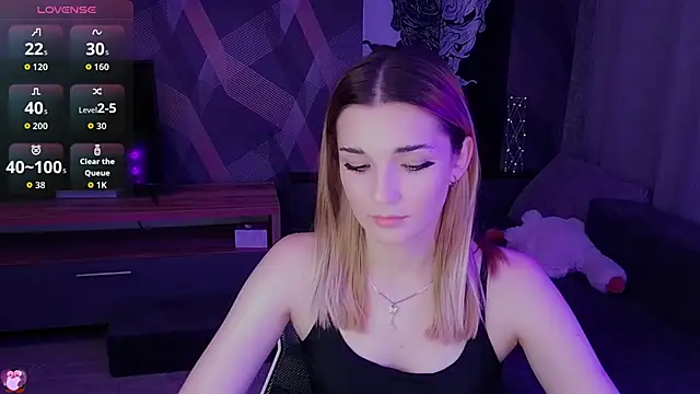 Snapshot of Sandy_Belle chatting on October 18, 9:37 pm Sandy Belle online show from October 18, 9:37 pm