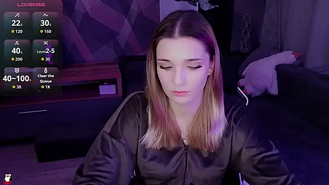 Snapshot of Sandy_Belle chatting on November 8, 8:29 pm Sandy Belle online show from November 8, 8:29 pm