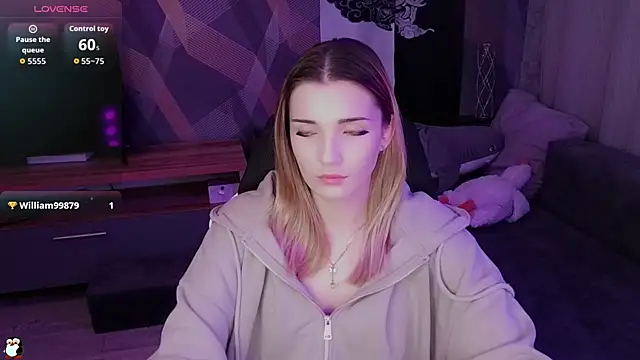 Snapshot of Sandy_Belle chatting on November 15, 8:38 pm Sandy Belle online show from November 15, 8:38 pm