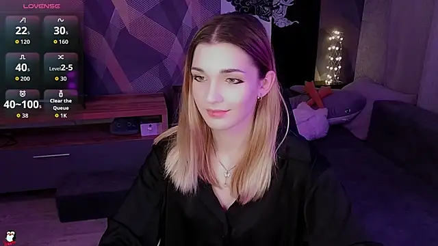 Snapshot of Sandy_Belle chatting on November 27, 7:27 pm Sandy Belle online show from November 27, 7:27 pm