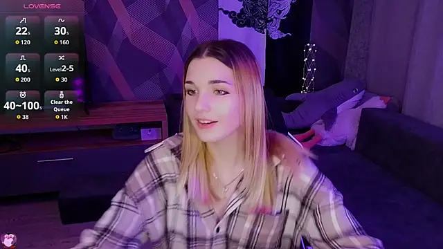 Snapshot of Sandy_Belle chatting on November 30, 9:41 pm Sandy Belle online show from November 30, 9:41 pm