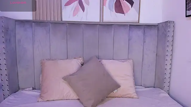 Seshat Hitt online show from September 25, 3:21 am