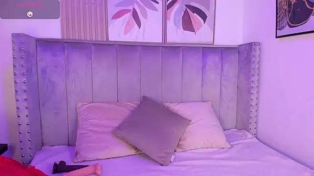 Seshat Hitt online show from September 27, 3:00 am