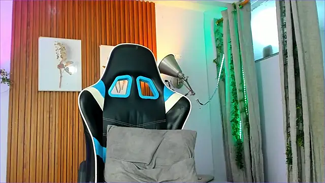 Evaa 18 online show from September 9, 5:34 pm