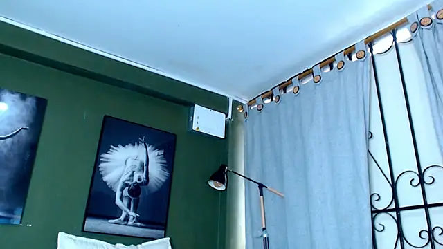 Evaa 18 online show from October 2, 5:31 pm