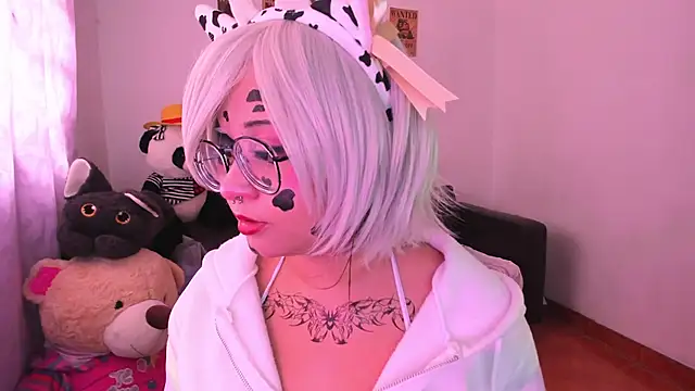 Snapshot of Lolii_Zoe chatting on October 8, 6:16 pm Lolii Zoe online show from October 8, 6:16 pm