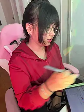 Snapshot of Lolii_Zoe chatting on December 17, 8:26 pm Lolii Zoe online show from December 17, 8:26 pm