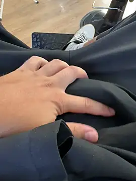 Snapshot of Mrdim26 chatting on October 8, 7:17 am Mrdim26 online show from October 8, 7:17 am