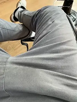 Snapshot of Mrdim26 chatting on October 10, 3:00 pm Mrdim26 online show from October 10, 3:00 pm