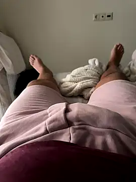 Snapshot of Mrdim26 chatting on November 13, 7:29 am Mrdim26 online show from November 13, 7:29 am