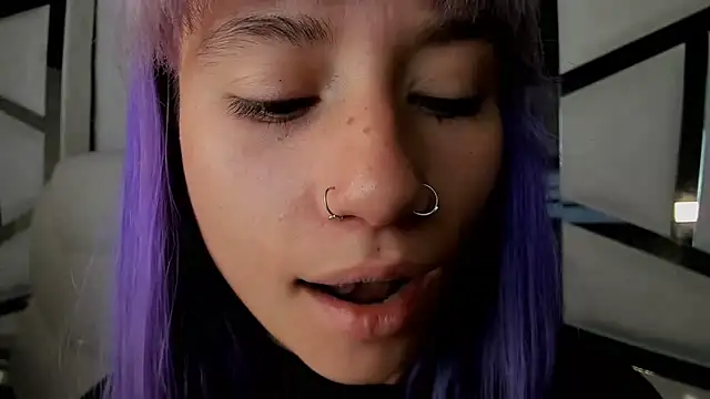 Snapshot of barbieambar chatting on November 11, 1:33 pm barbieambar online show from November 11, 1:33 pm