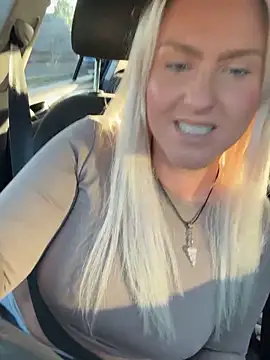 Charleigh xx online show from September 8, 5:45 pm