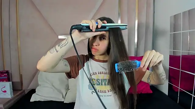 venusmorgan online show from October 3, 3:20 pm