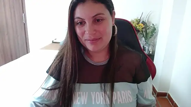 Snapshot of Secret_Bella chatting on September 27, 11:37 am Secret Bella online show from September 27, 11:37 am