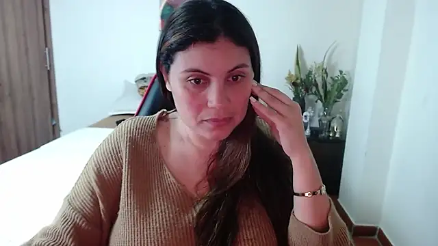 Snapshot of Secret_Bella chatting on September 30, 12:21 pm Secret Bella online show from September 30, 12:21 pm