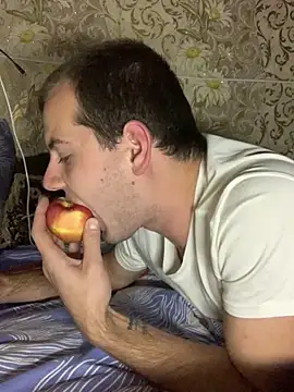 sal0mka online show from October 2, 8:05 pm