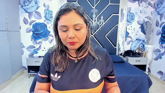 Snapshot of LatinaHoleQueen chatting on October 14, 2:51 pm LatinaHoleQueen online show from October 14, 2:51 pm