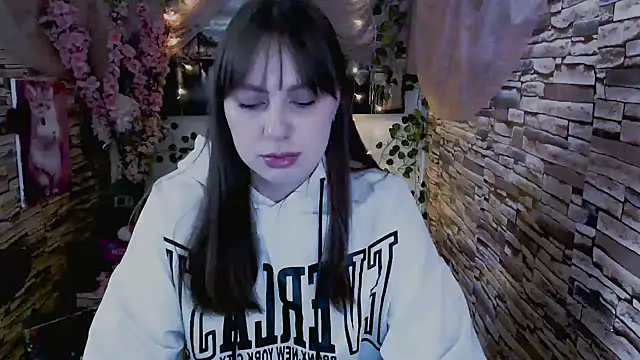 Amanda Bright  online show from September 19, 6:37 am