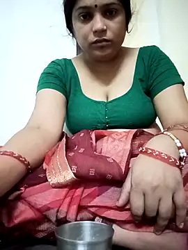 Snapshot of Trisha_71 chatting on October 6, 6:00 am Trisha 71 online show from October 6, 6:00 am