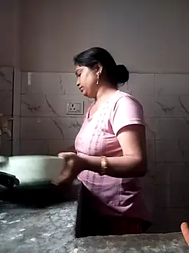 Snapshot of Trisha_71 chatting on November 1, 2:57 am Trisha 71 online show from November 1, 2:57 am